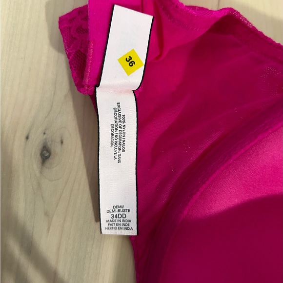 Victoria’s Secret Lace Demi Bra 34DD - Picture 8 of 15